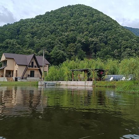 Apartament Casa Colt De Rai Ogradina Zewnętrze zdjęcie