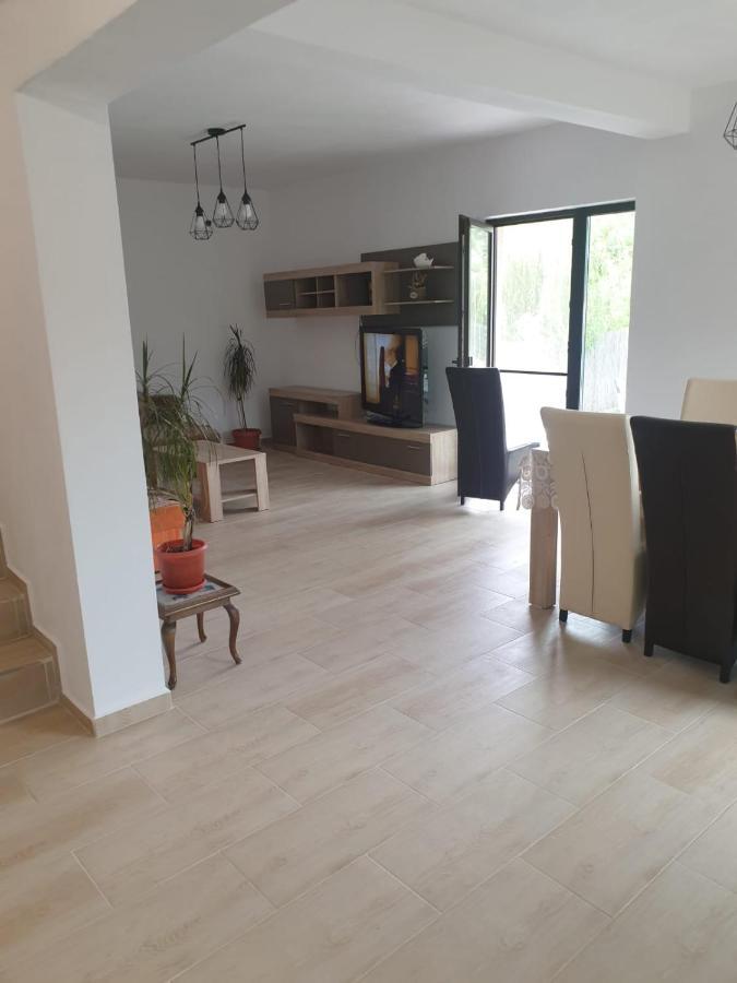 Apartament Casa Colt De Rai Ogradina Zewnętrze zdjęcie