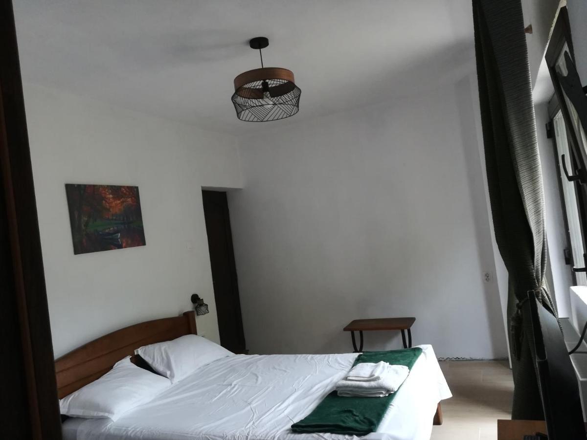 Apartament Casa Colt De Rai Ogradina Pokój zdjęcie