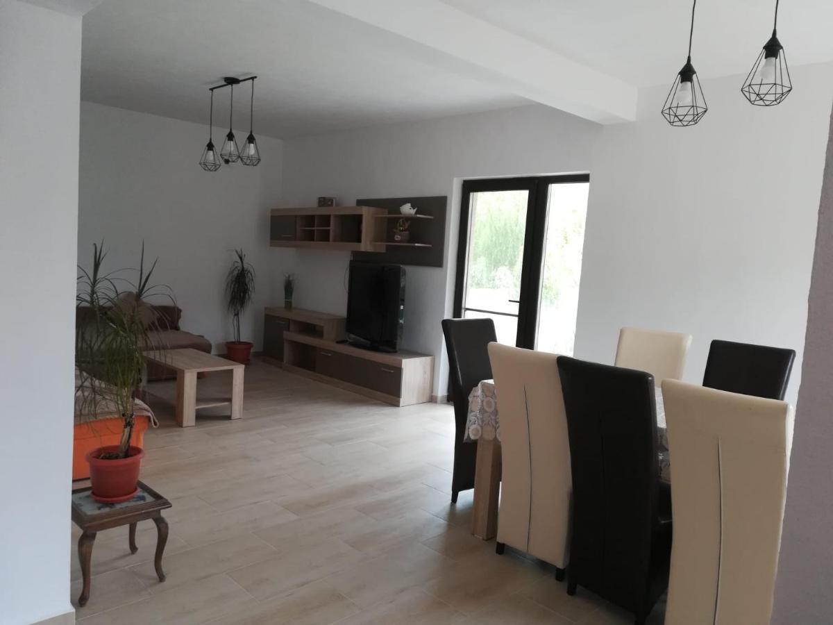 Apartament Casa Colt De Rai Ogradina Zewnętrze zdjęcie