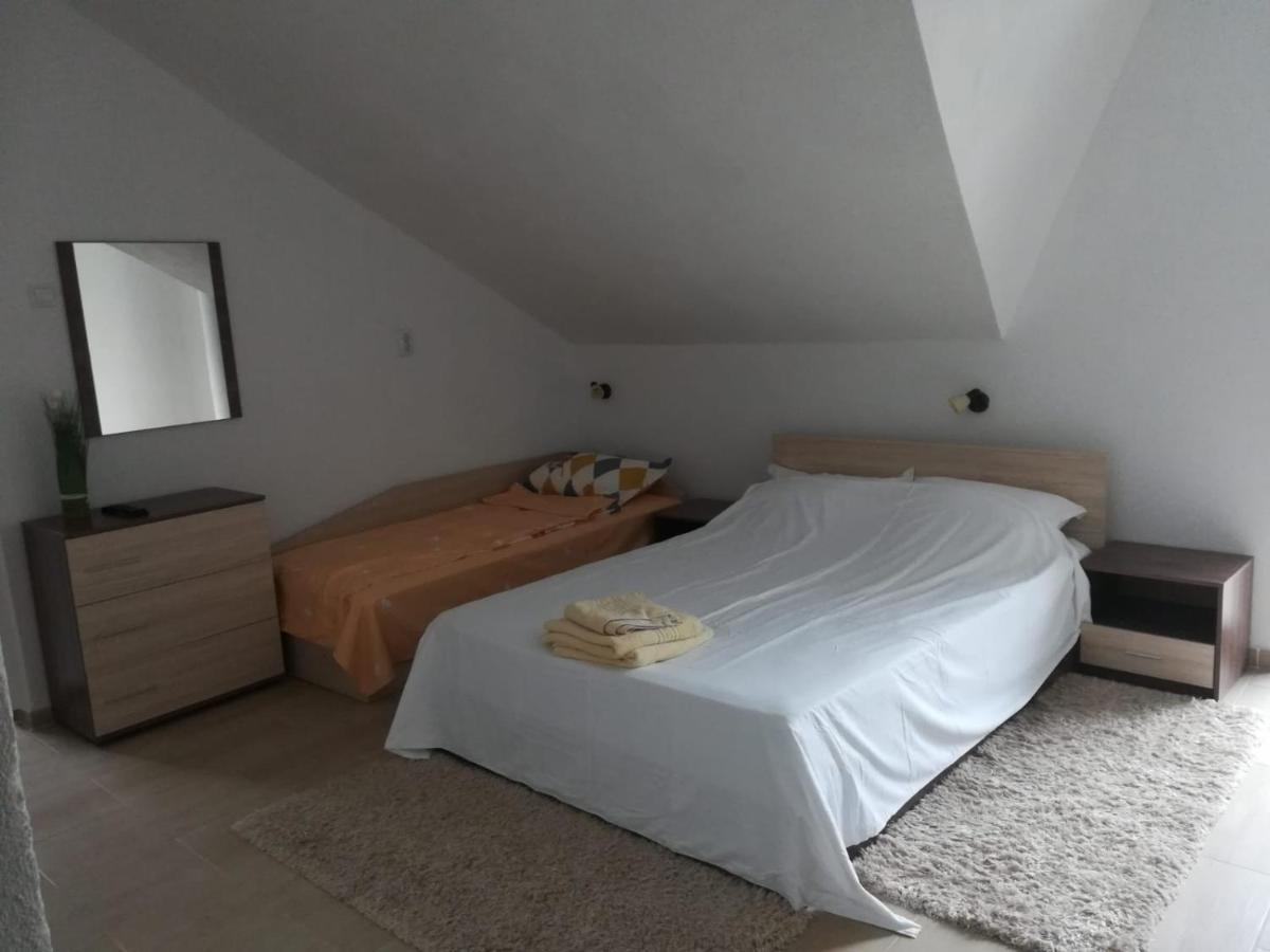 Apartament Casa Colt De Rai Ogradina Zewnętrze zdjęcie