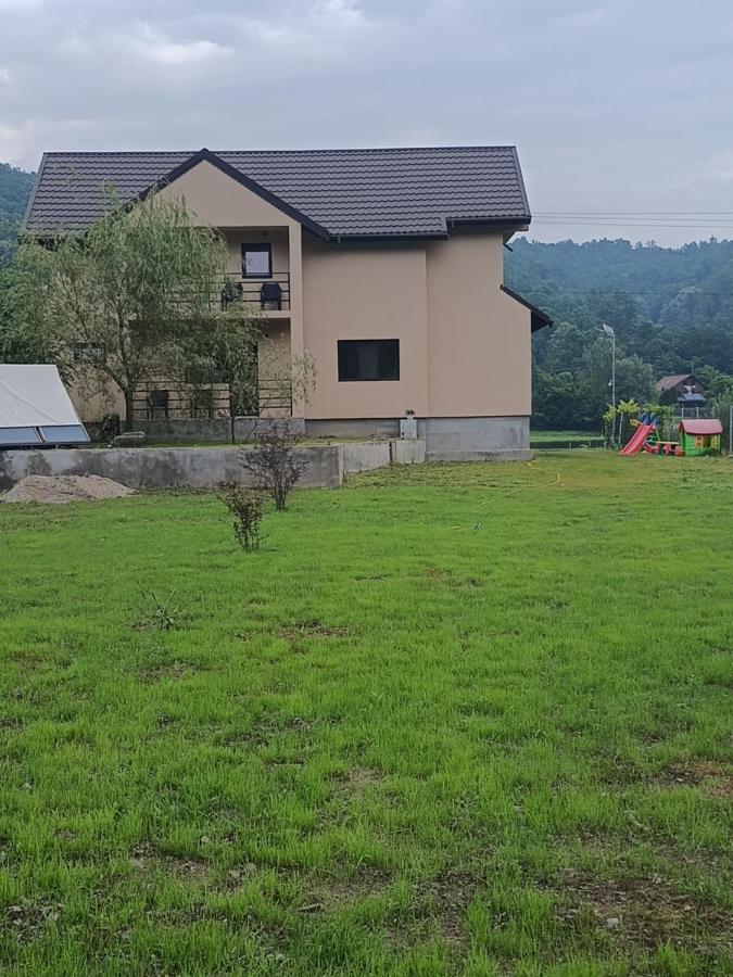 Apartament Casa Colt De Rai Ogradina Zewnętrze zdjęcie