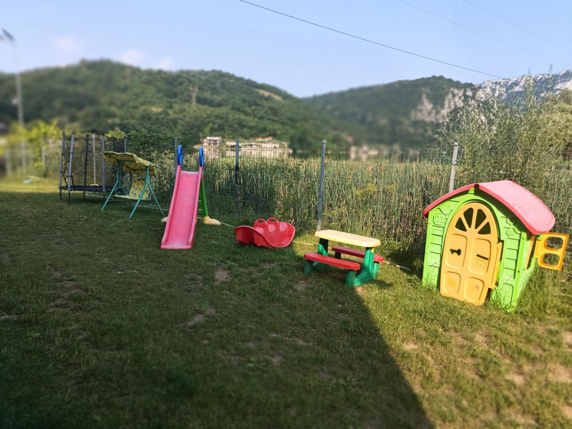 Apartament Casa Colt De Rai Ogradina Zewnętrze zdjęcie