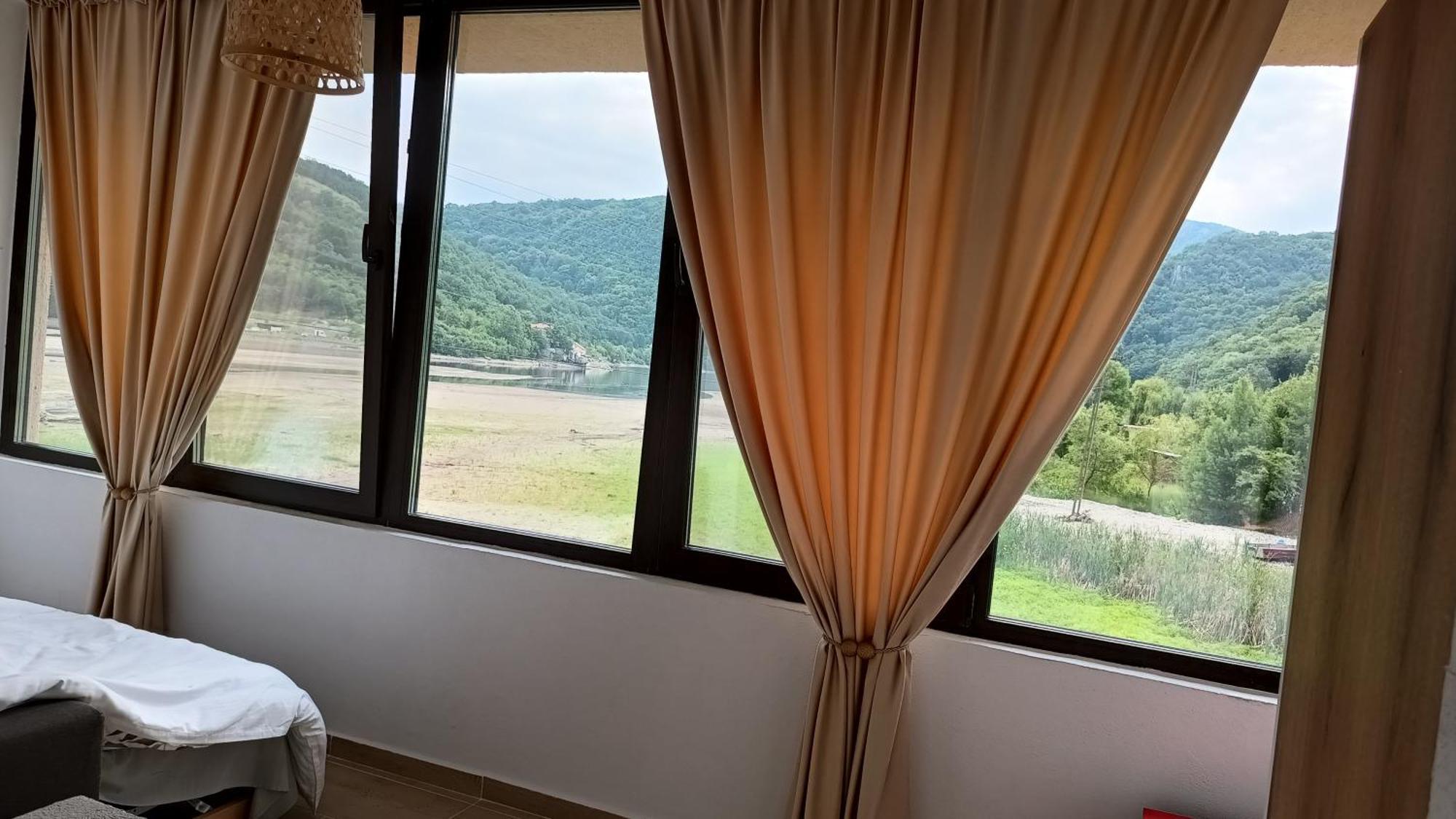 Apartament Casa Colt De Rai Ogradina Pokój zdjęcie